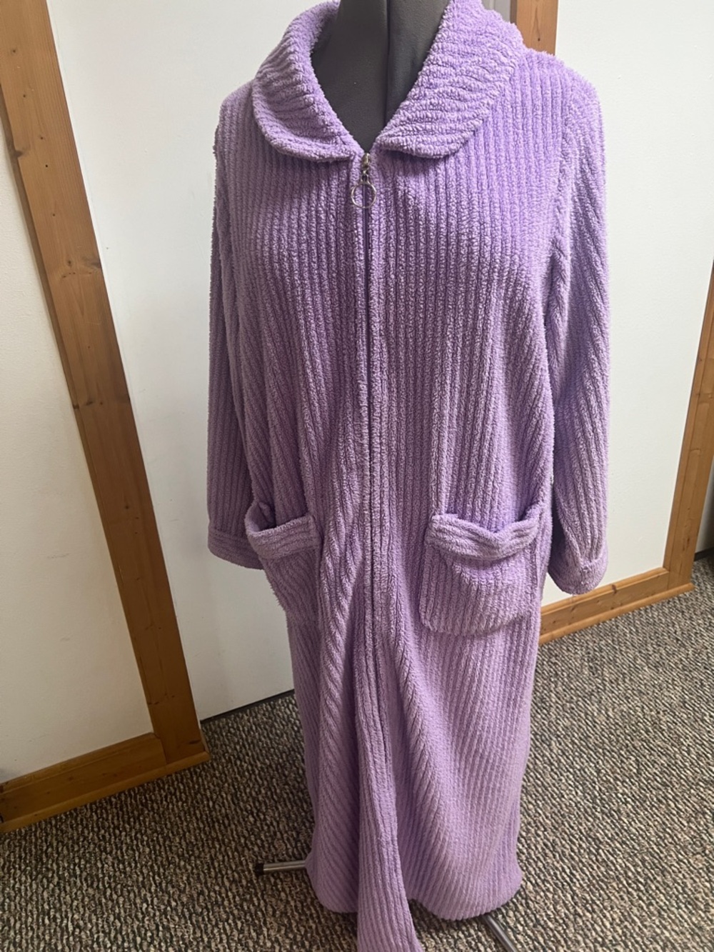 Cozy Lavender Zip-Front Long Robe with Pockets